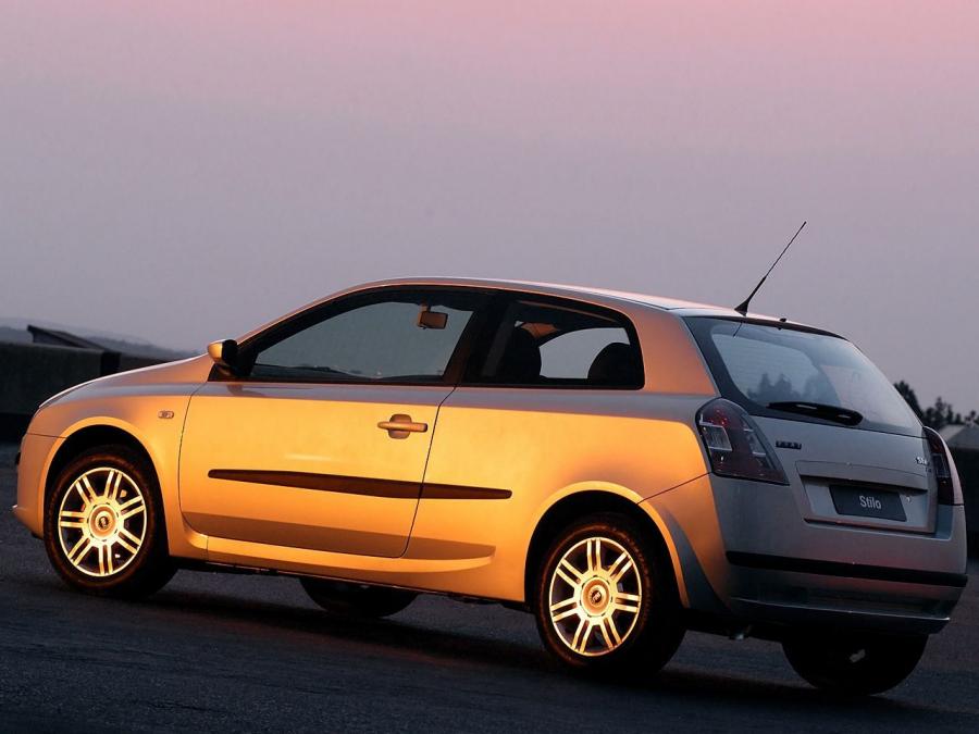  Fiat Stilo 3-Door 2003 года  (ZA) (фото 8 из 16)